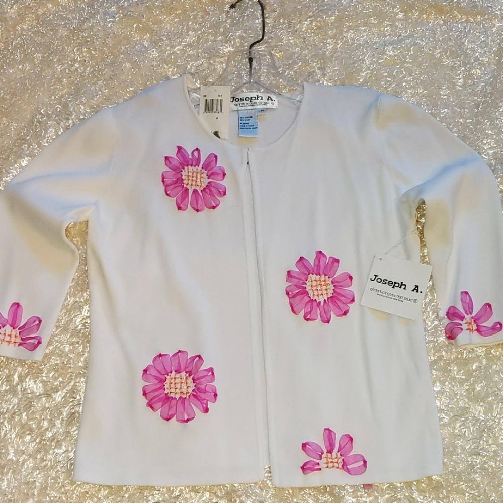 NWT!! Joseph A bright springy swtr SZ: M